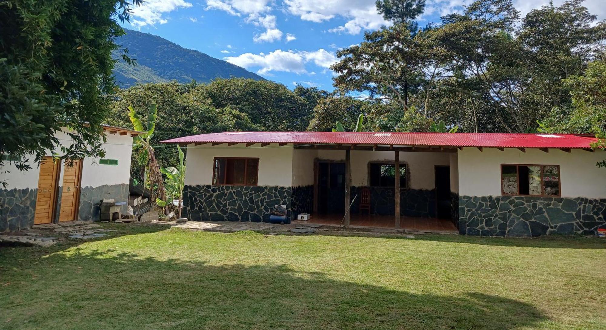 Lia B&B Lucmabamba Sahuayaco Kültér fotó