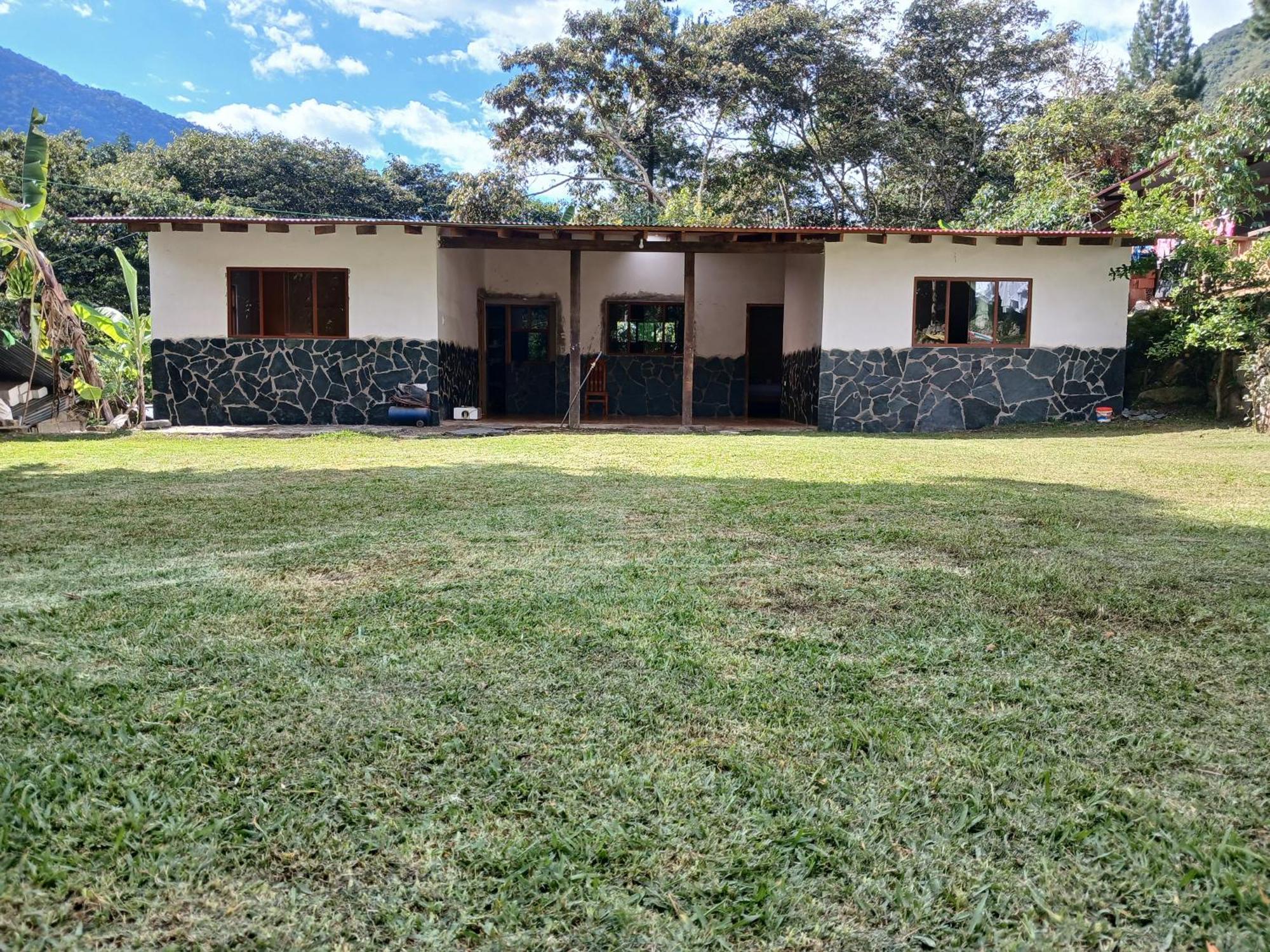 Lia B&B Lucmabamba Sahuayaco Kültér fotó
