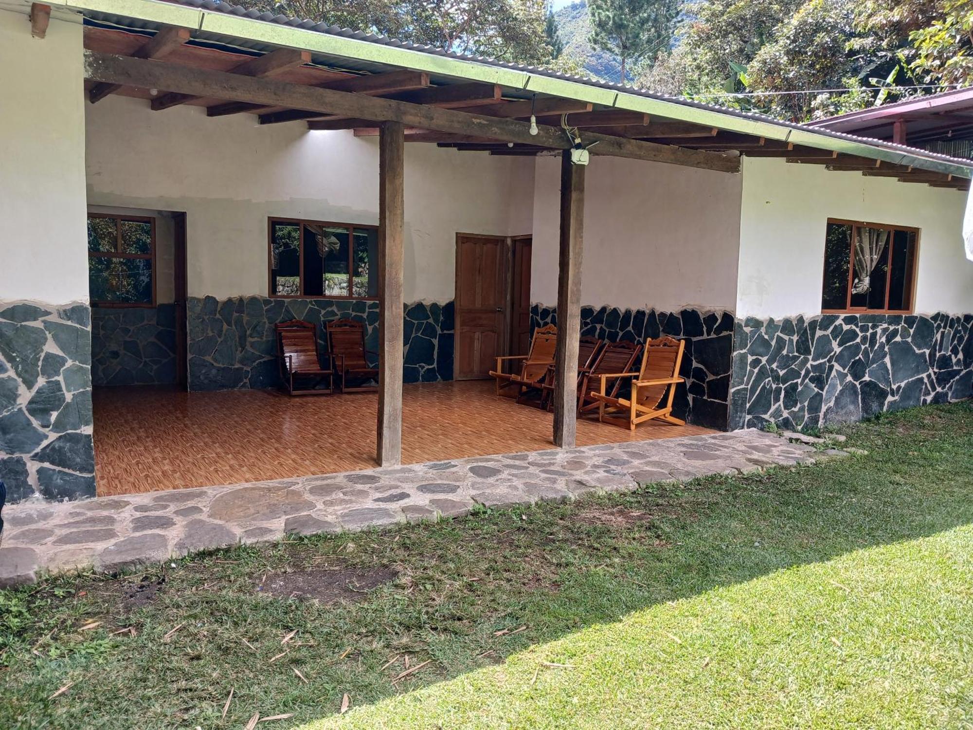 Lia B&B Lucmabamba Sahuayaco Kültér fotó